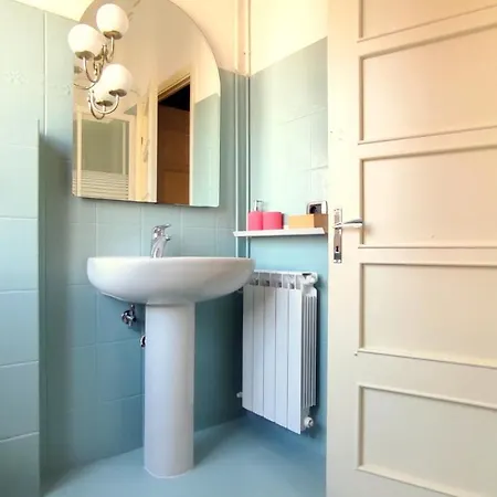 Jolie Guest house *